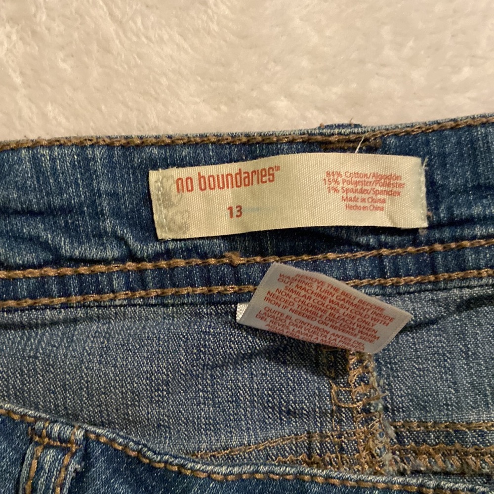 Shorts - Picture 2 of 4